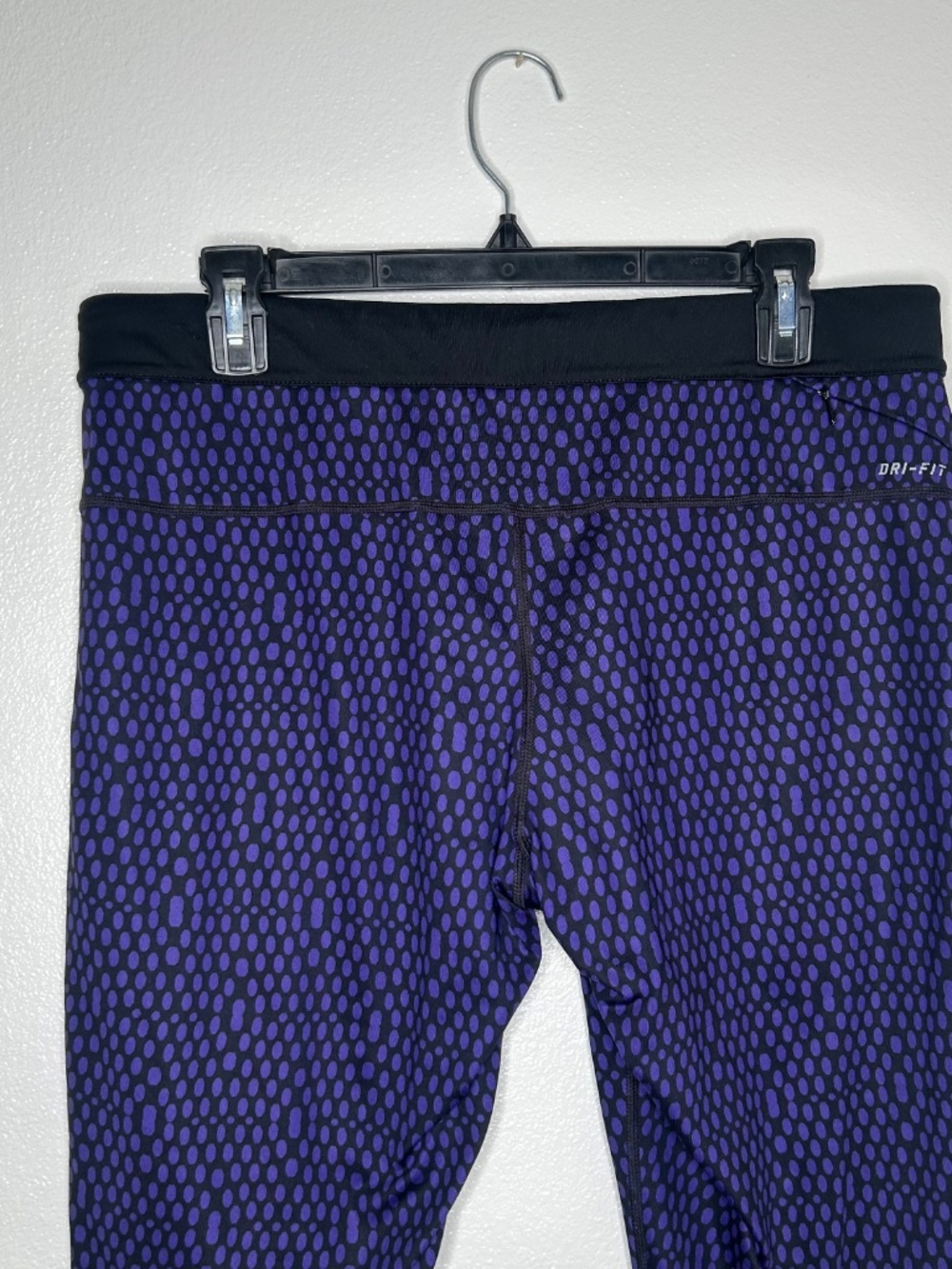 Nike Dri-fit Womens Purple Athletic Dotted Running Capri Pants Size XL - Picture 6 of 9